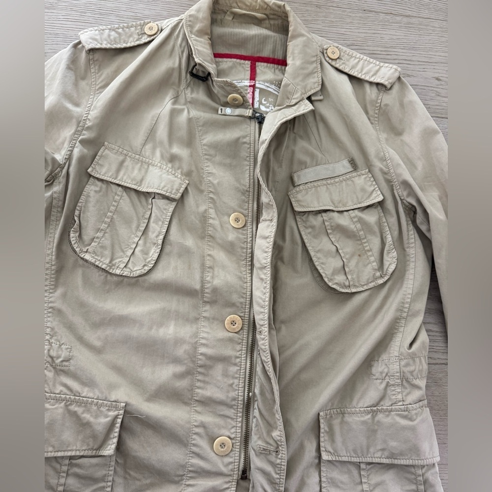 Men’s Strellson Swiss Cross Light Jacket
Beige European size 54 (US size 44) - Picture 5 of 11